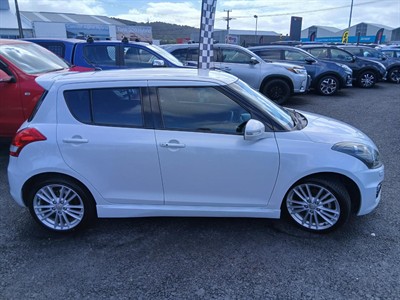 2013 Suzuki Swift - Thumbnail