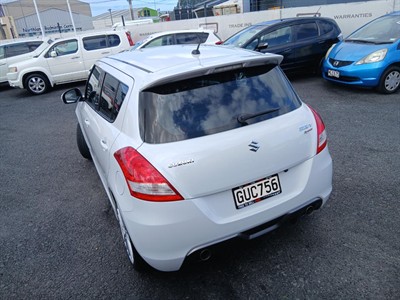 2013 Suzuki Swift - Thumbnail