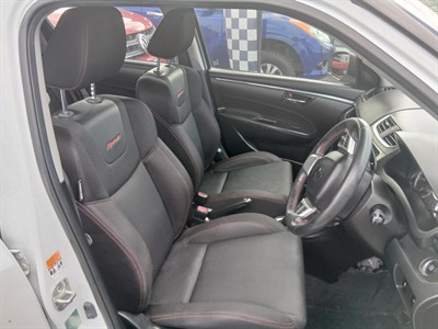 2013 Suzuki Swift - Thumbnail