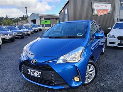 2017 Toyota Yaris - Thumbnail