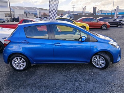 2017 Toyota Yaris - Thumbnail