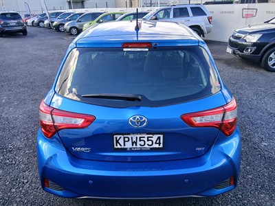 2017 Toyota Yaris - Thumbnail