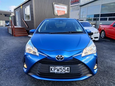 2017 Toyota Yaris - Thumbnail