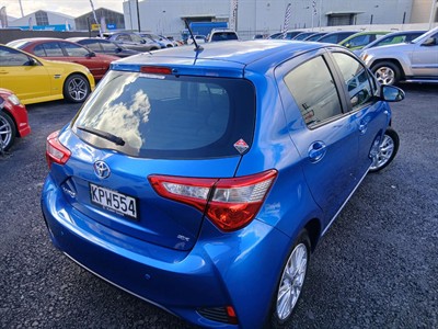 2017 Toyota Yaris - Thumbnail
