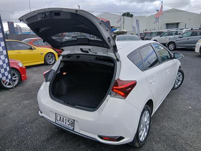 2017 Toyota COROLLA - Thumbnail