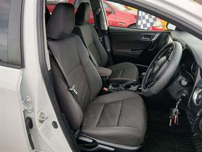 2017 Toyota COROLLA - Thumbnail