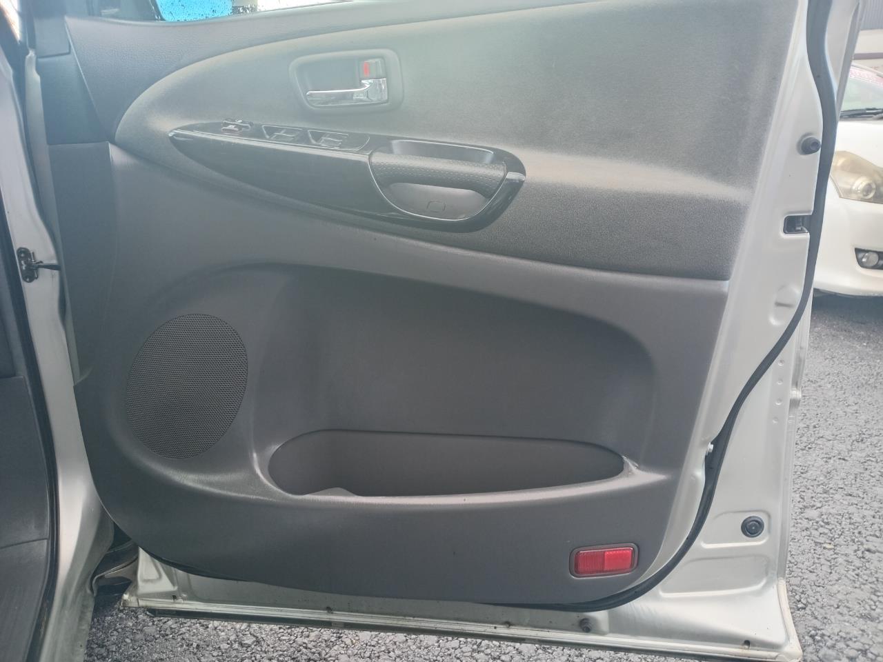2005 Toyota ESTIMA