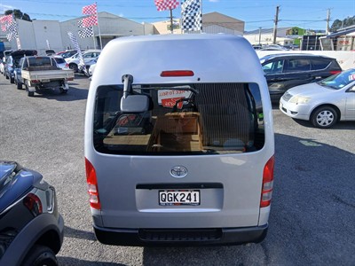 2020 Toyota HIACE - Thumbnail