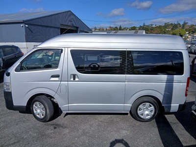 2020 Toyota HIACE - Thumbnail