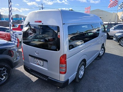 2020 Toyota HIACE - Thumbnail