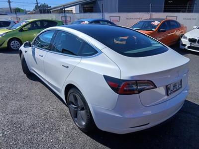 2019 Tesla Model 3 - Thumbnail
