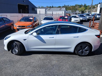 2019 Tesla Model 3 - Thumbnail