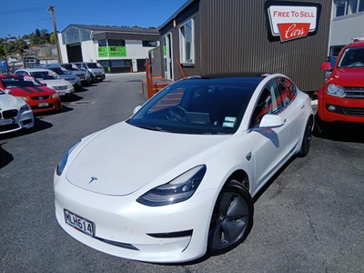 2019 Tesla Model 3 - Thumbnail
