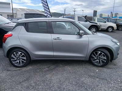 2022 Suzuki Swift - Thumbnail