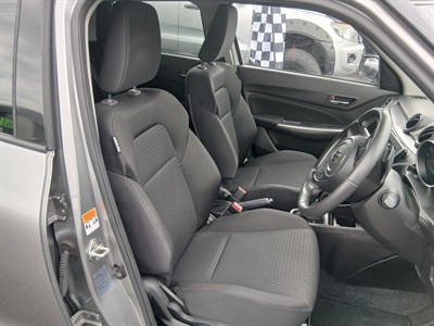 2022 Suzuki Swift - Thumbnail