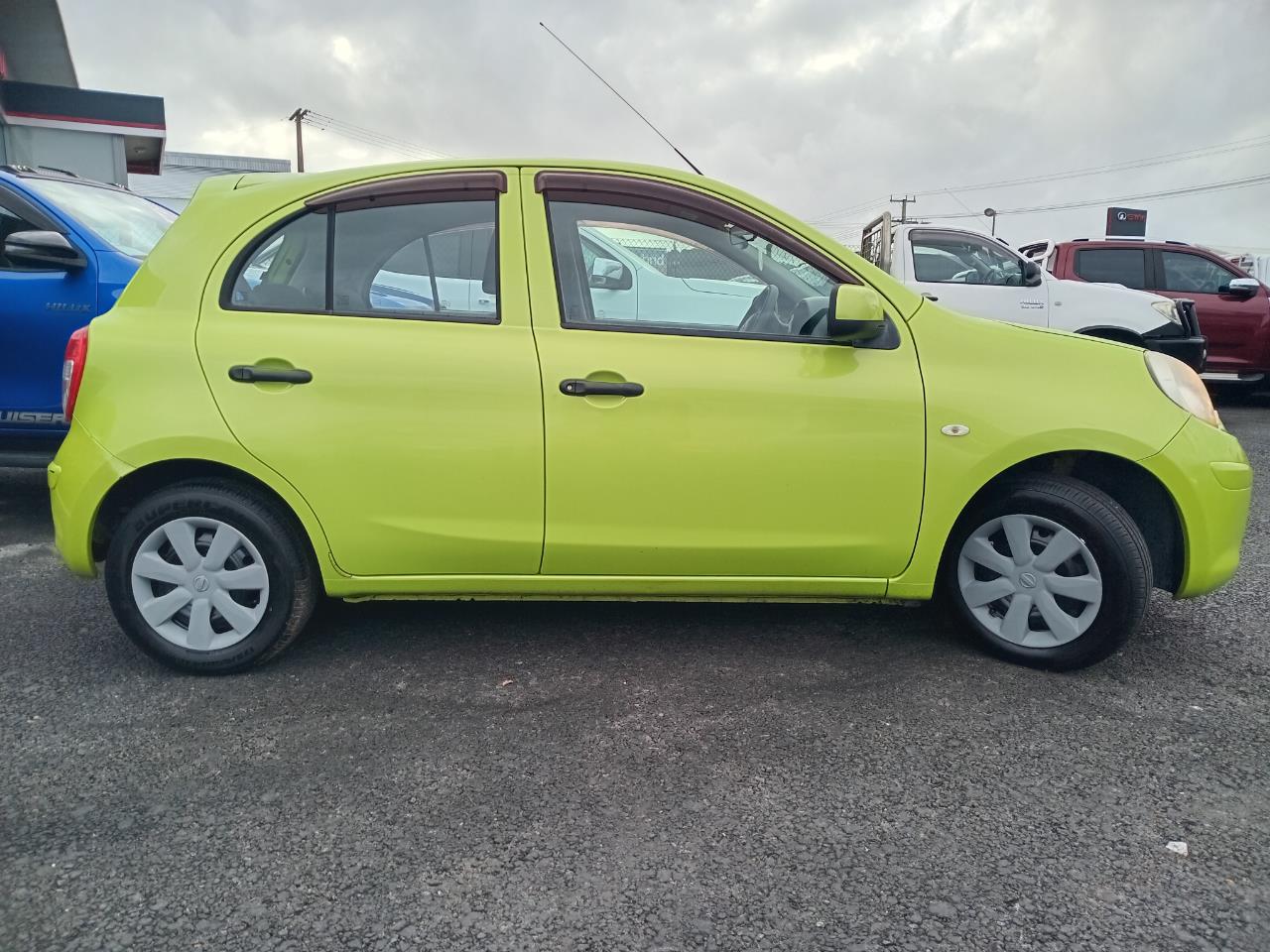 2011 Nissan March